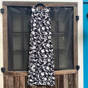 Old Navy Black and White Maxi Dress size 4